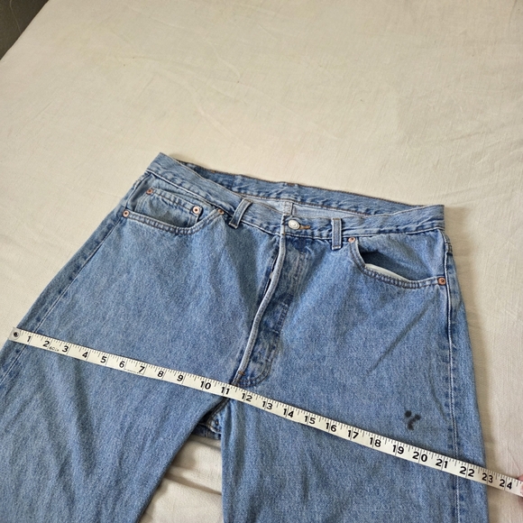 Vintage Levis Classic Blue Denim Jeans 36 Inch Waist 32 Inch Inseam - Picture 10 of 13